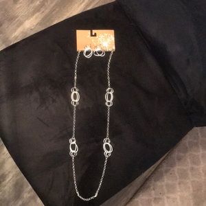 Necklace and earring set